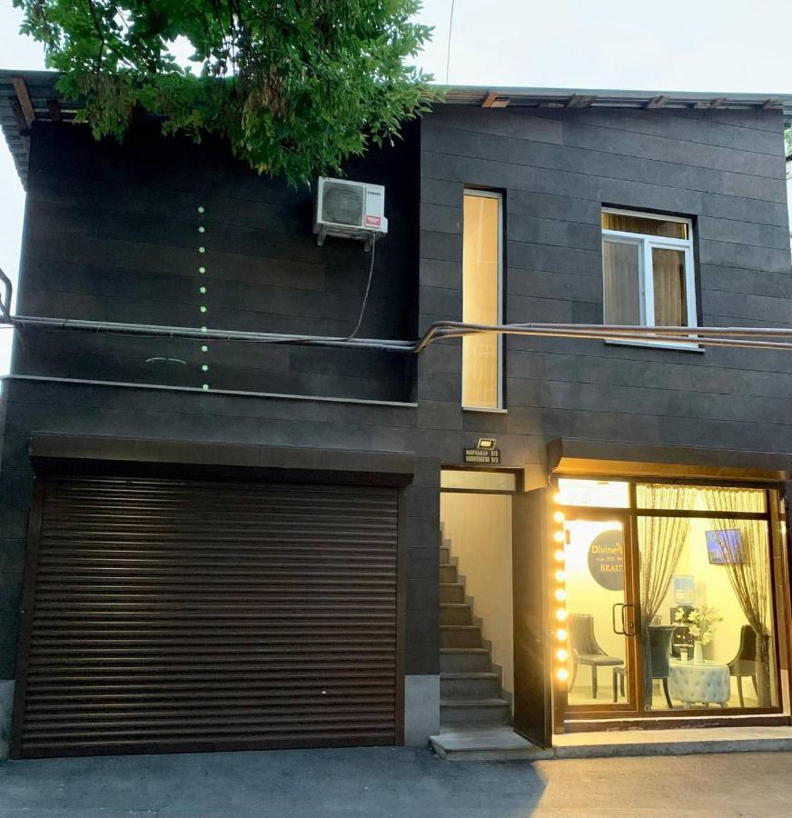 Apartment Near Republic Square Erivan Exterior foto